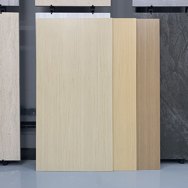 Wabi Sabi様式の自然な木製の一見の磁器のタイルの陶磁器の無作法な床60x120