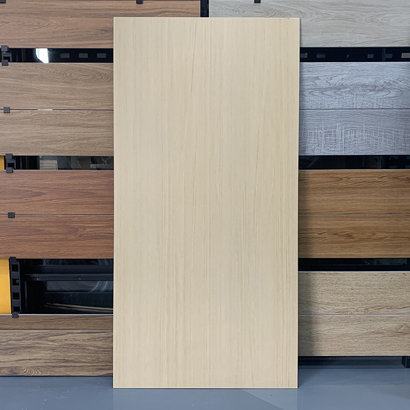 Wabi Sabi様式の自然な木製の一見の磁器のタイルの陶磁器の無作法な床60x120