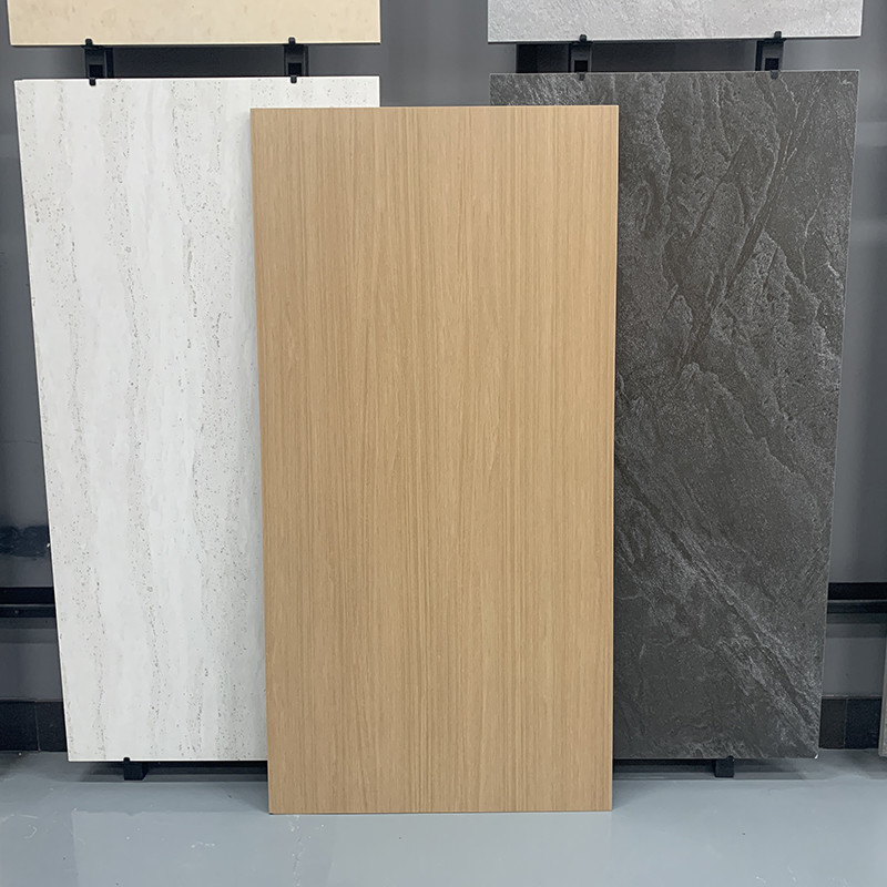 Wabi Sabi様式の自然な木製の一見の磁器のタイルの陶磁器の無作法な床60x120