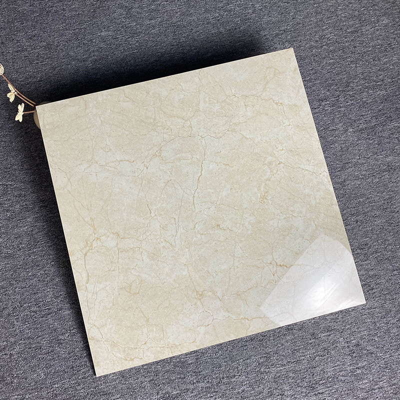 薄黄色の高く光沢のある内部の磁器によって艶をかけられる床タイルの大理石の一見のフロアーリング