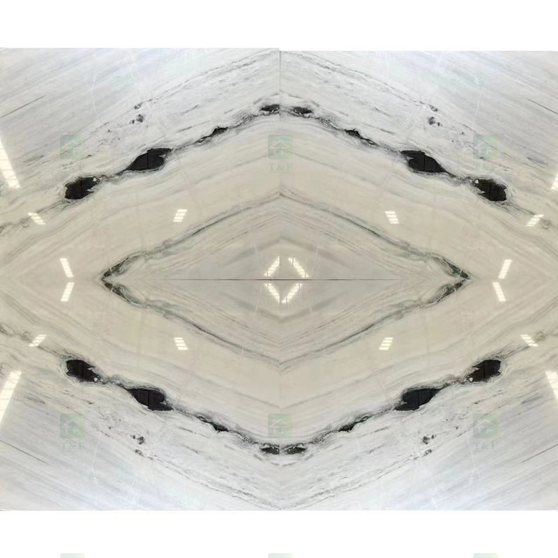 黒は白い大理石のパンダの白い壁のフロアーリング階段自然な大理石の石の平板を張りめぐらす