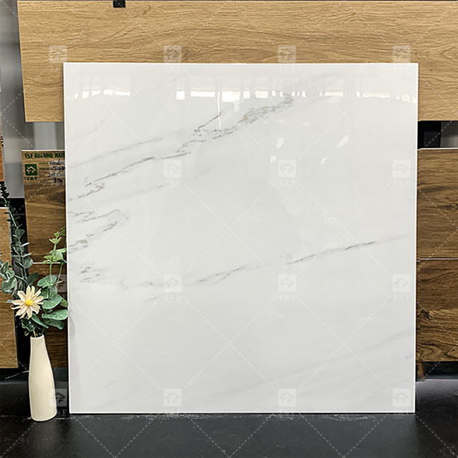 600x600mm 高光沢に磨かれたガラスのタイル 床のための標準白色大理石ポルセランタイル